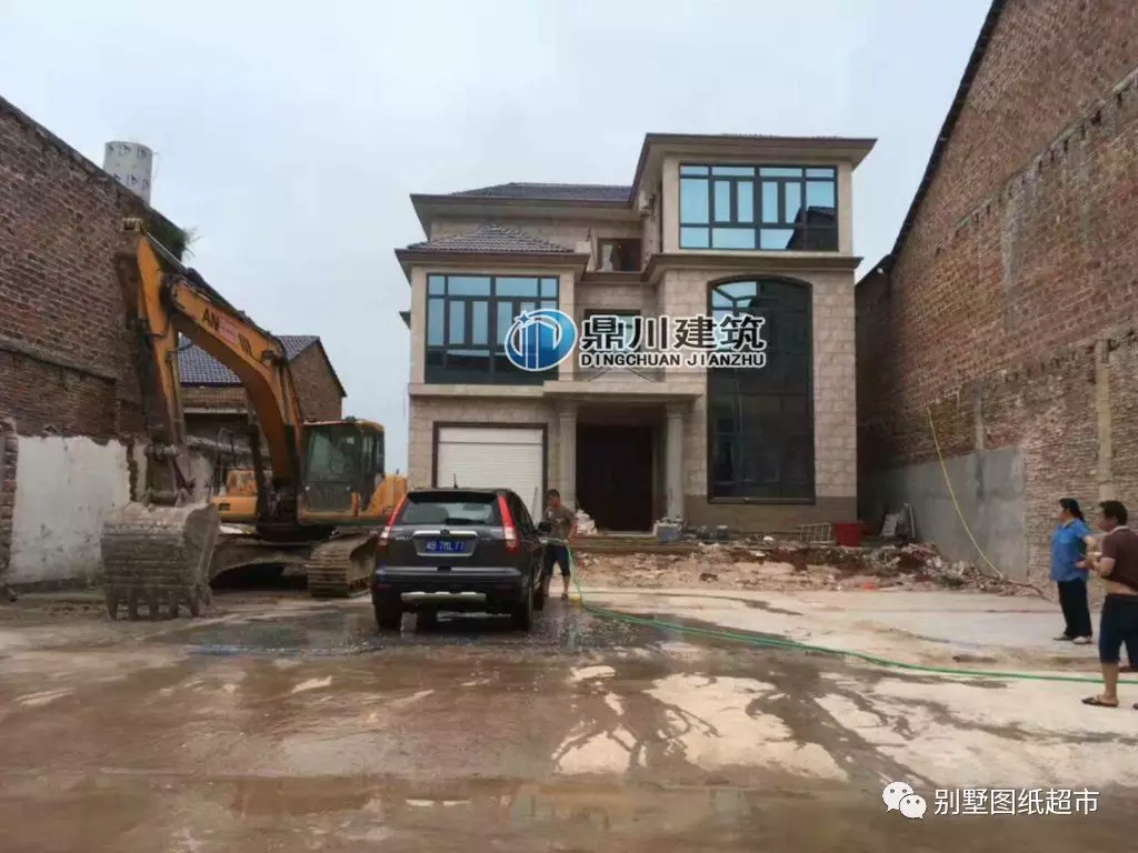 在城里28萬能買到7室4廳3衛(wèi)1廚1露臺1車庫嗎？在農(nóng)村建房就可以！
