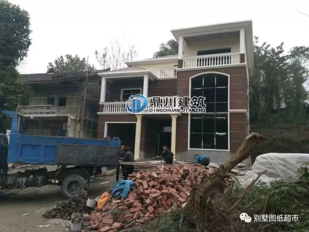在城里28萬能買到7室4廳3衛(wèi)1廚1露臺1車庫嗎？在農(nóng)村建房就可以！