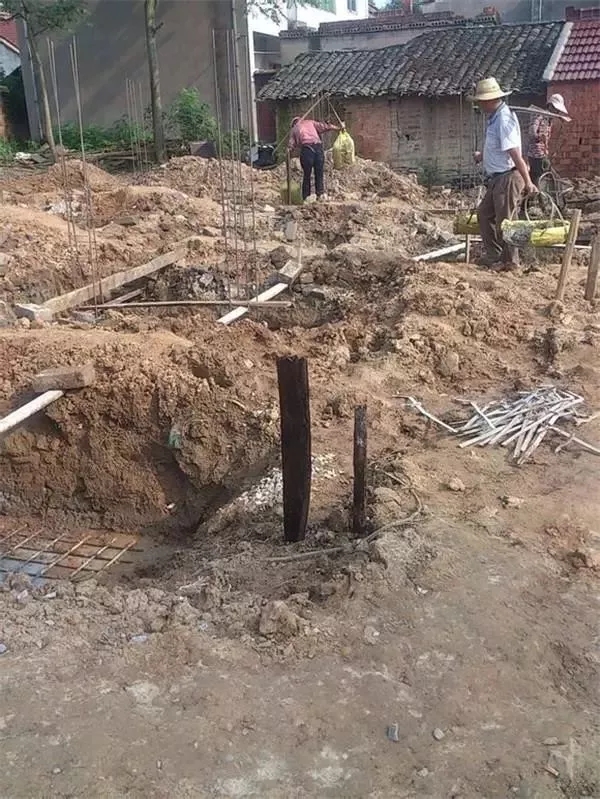 建房自訴：大叔15萬(wàn)建好一層自建房，簡(jiǎn)單舒適還省錢(qián)！