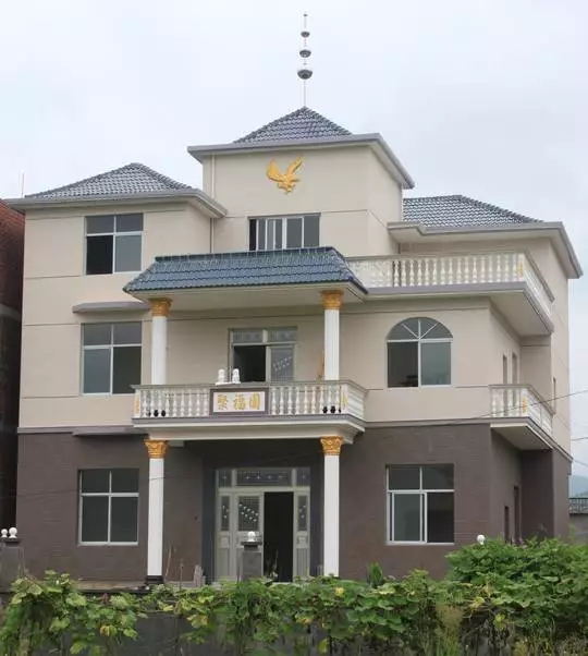 【分享】江西網友花30萬建成帶門面的農村別墅，臨街地基很適合！