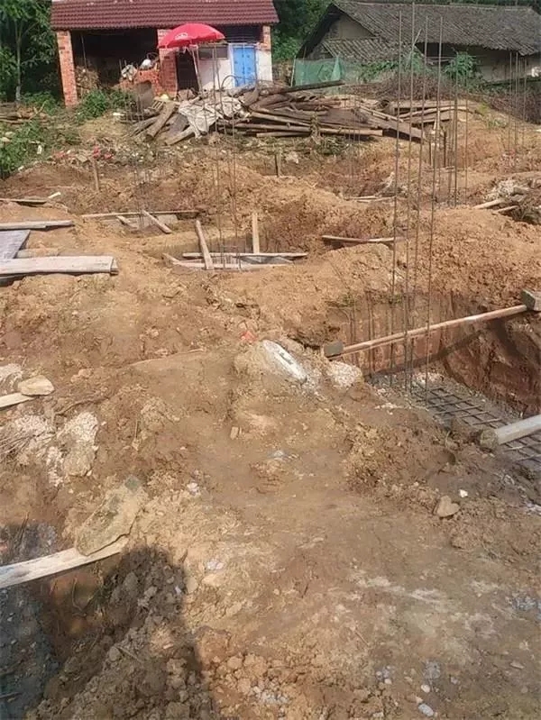 建房自訴：大叔15萬(wàn)建好一層自建房，簡(jiǎn)單舒適還省錢(qián)！