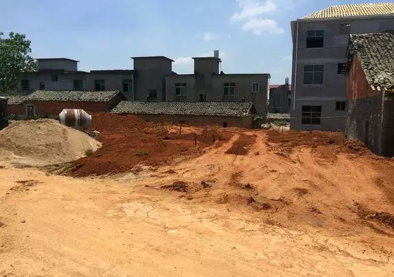 【自建房案例】網友30萬蓋三層自建房，建成效果讓鄰居紛紛仿建！