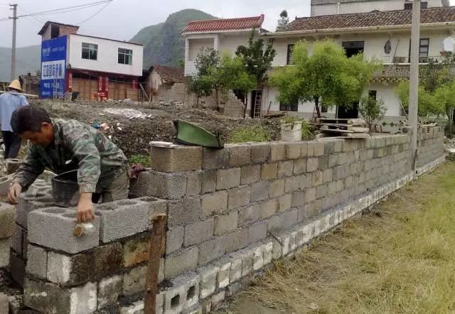 【分享】江西網友花30萬建成帶門面的農村別墅，臨街地基很適合！