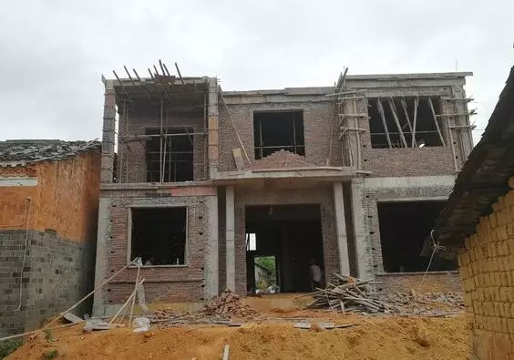 【自建房案例】網友30萬蓋三層自建房，建成效果讓鄰居紛紛仿建！
